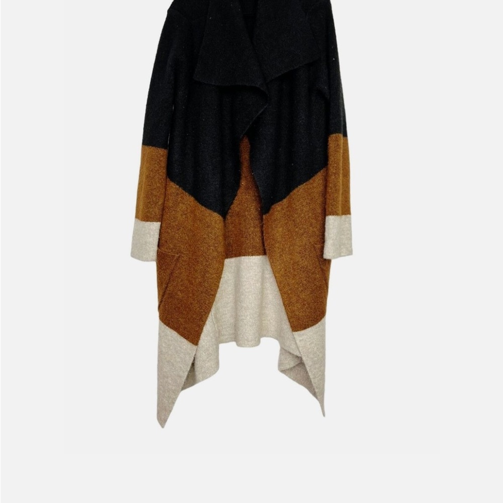 Max Studio Black and Brown Asymmetrical Hem Cardigan